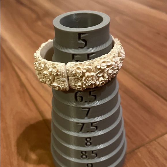 Vintage Floral Celluloid Cream Clamper Bracelet - Picture 6 of 8